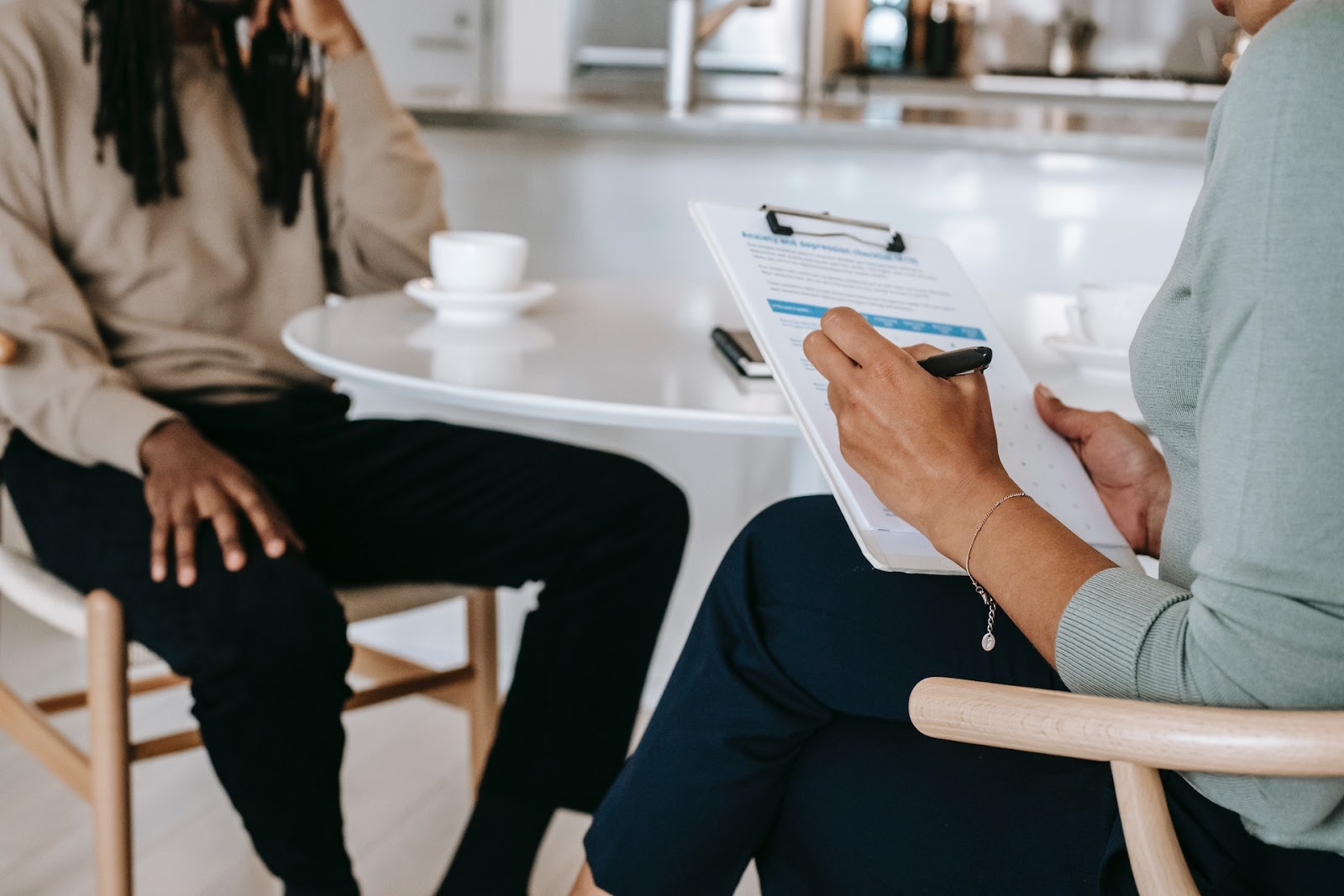 8 Ways to Retain Employees Efficiently in 2023